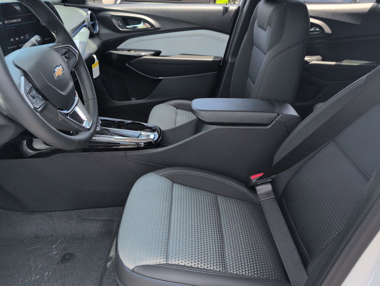 New 2026 Summit White Chevrolet LT image 18