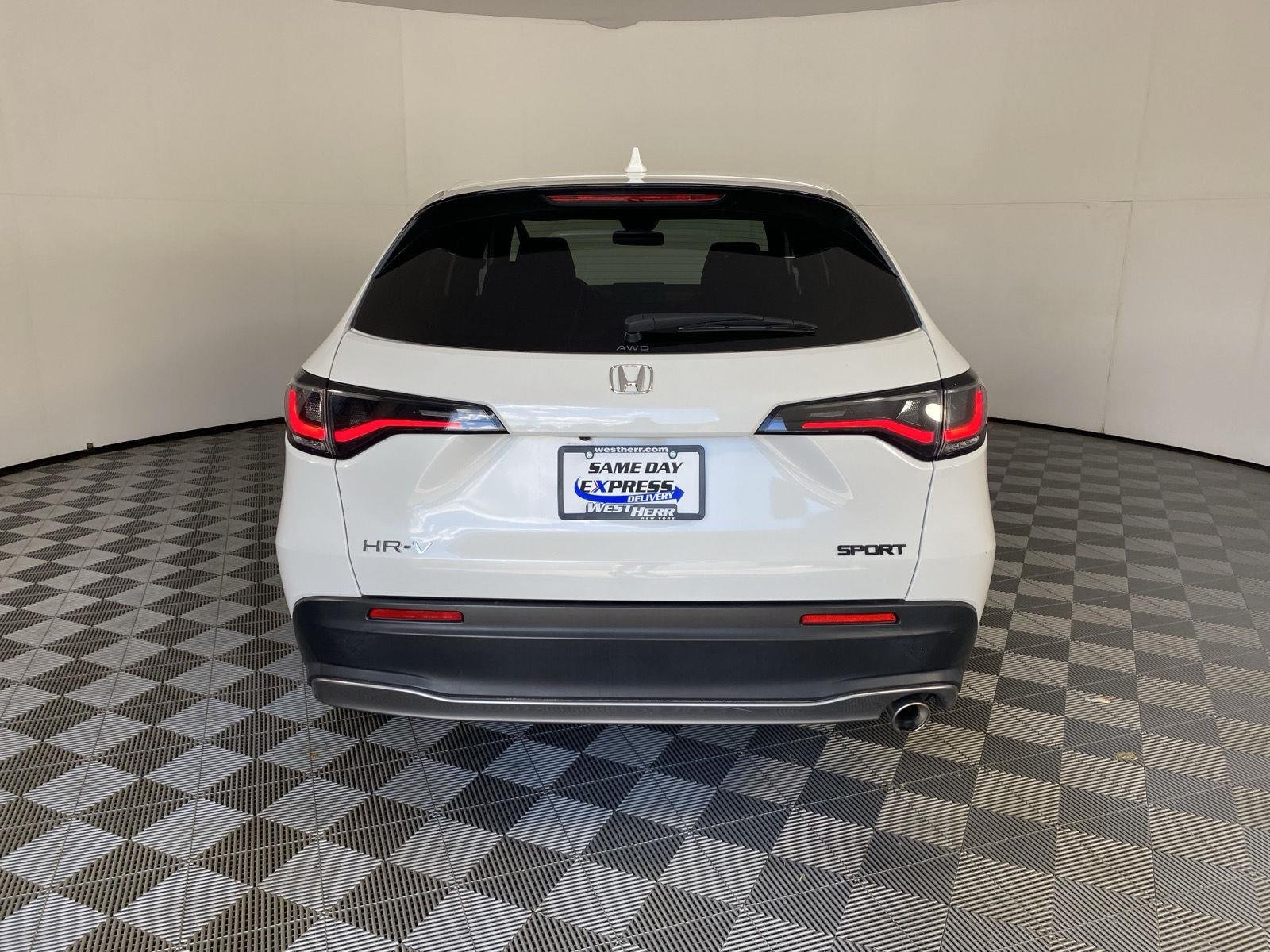 Certified Used 2024 Platinum White Pearl Honda Sport image 6