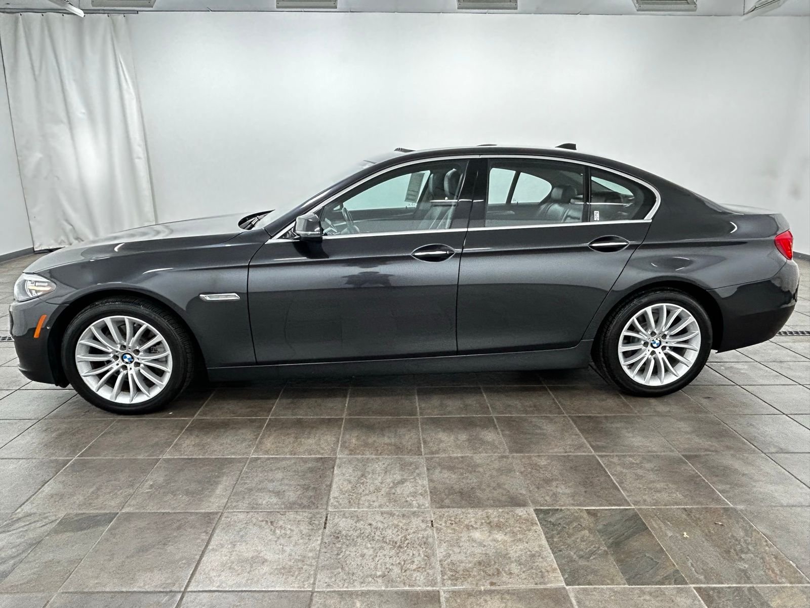 Used 2015 BMW 5 Series 528i with VIN WBA5A7C50FD622681 for sale in Elmhurst, IL