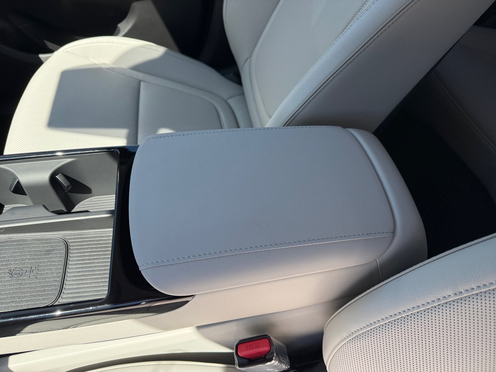 New 2026 Amazon Gray Hyundai Limited image 14