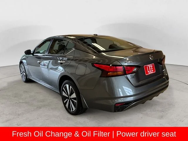 Used 2022 Gray Nissan 2.5 SV image 3