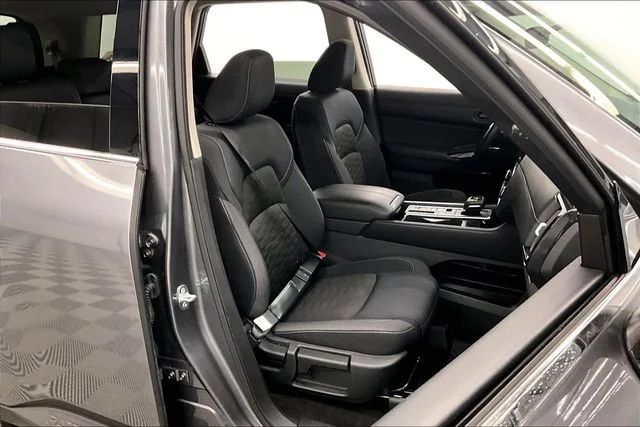 Used 2025 Gun Metallic Nissan SV image 8