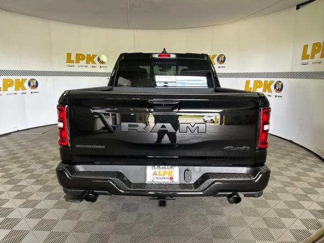 New 2026 Diamond Black Crystal Pearl-Coat Exterior Paint RAM BIG HORN image 4
