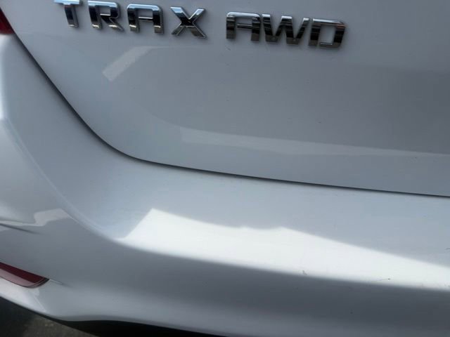Used 2020 SUMMIT WHITE Chevrolet LT image 7