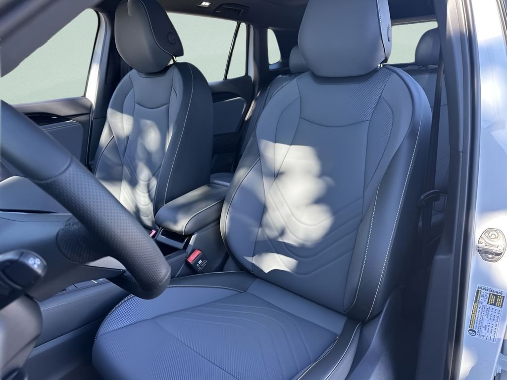 New 2026 Opal White Pearl Volkswagen 2.0T SE R-Line Black image 11