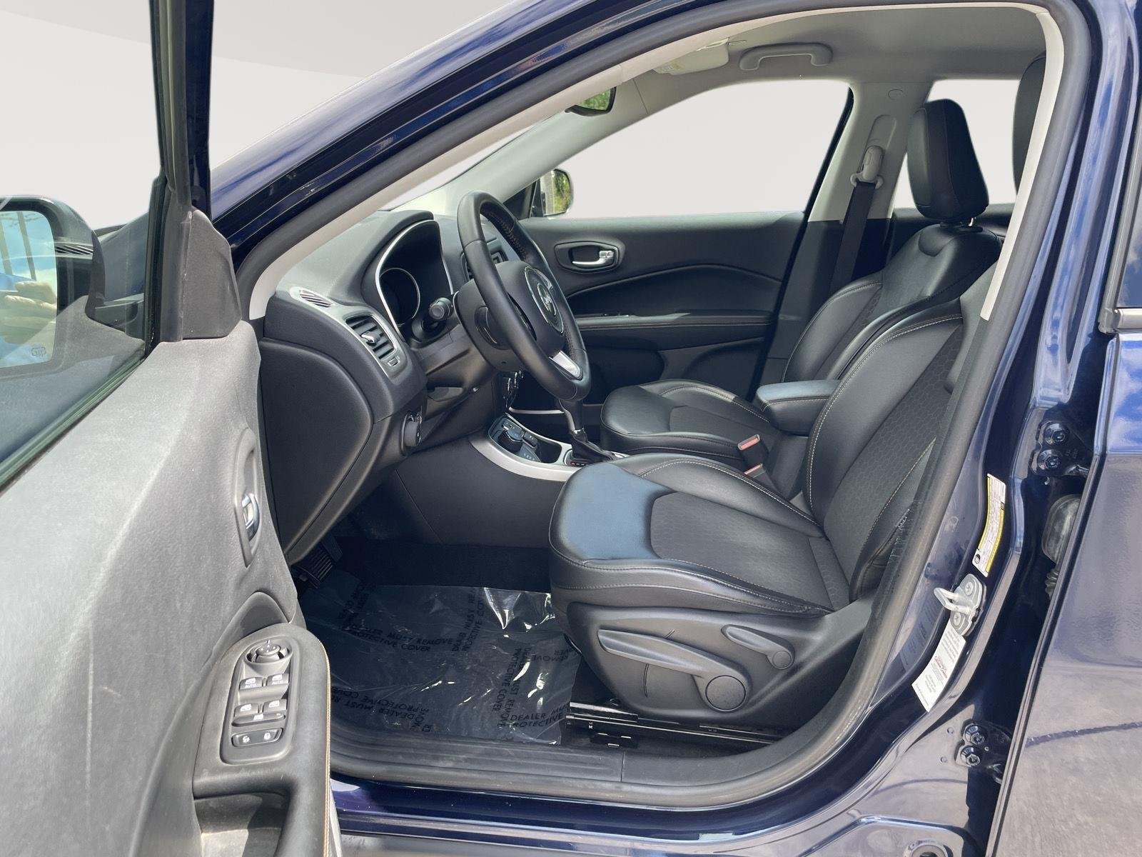 Used 2018 Jazz Blue Pearlcoat Jeep Latitude image 3