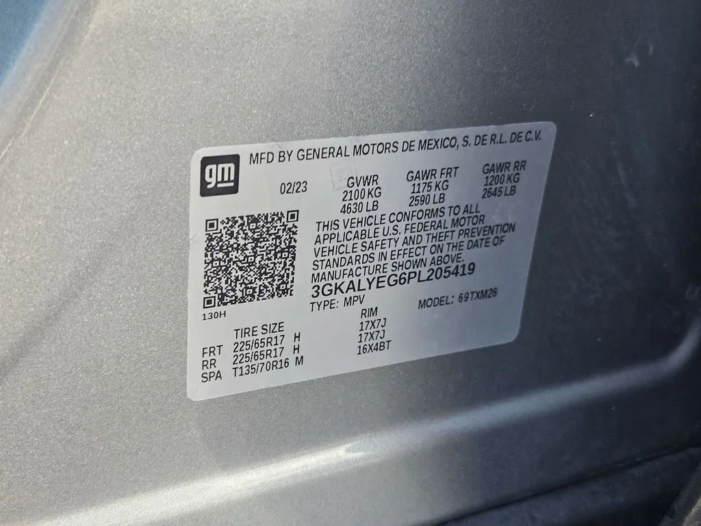 Used 2023 Sterling Metallic GMC AT4 image 33