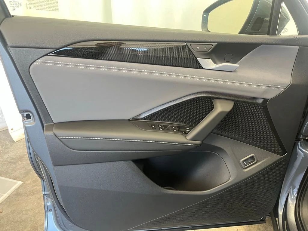 2026 Volkswagen Tiguan SE - Photo 9