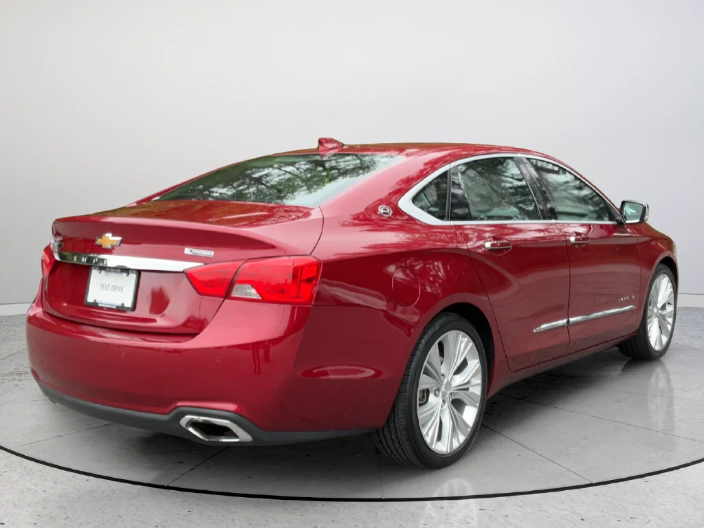 Used 2018 Red Chevrolet Premier image 8