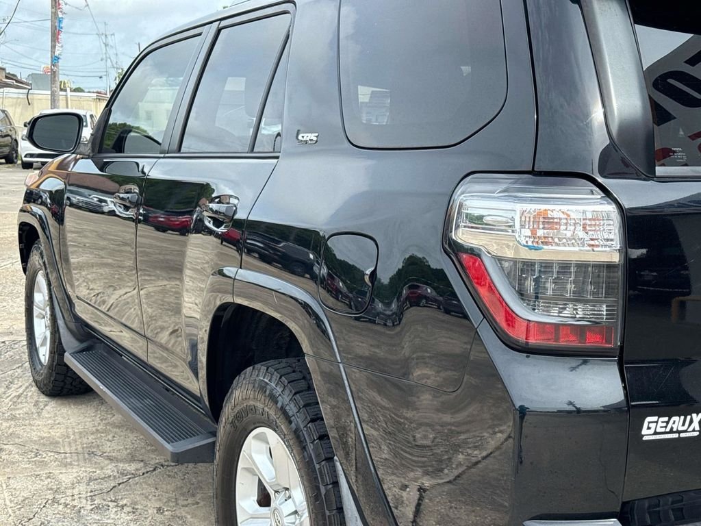 Used 2016 Black Toyota SR5 image 19