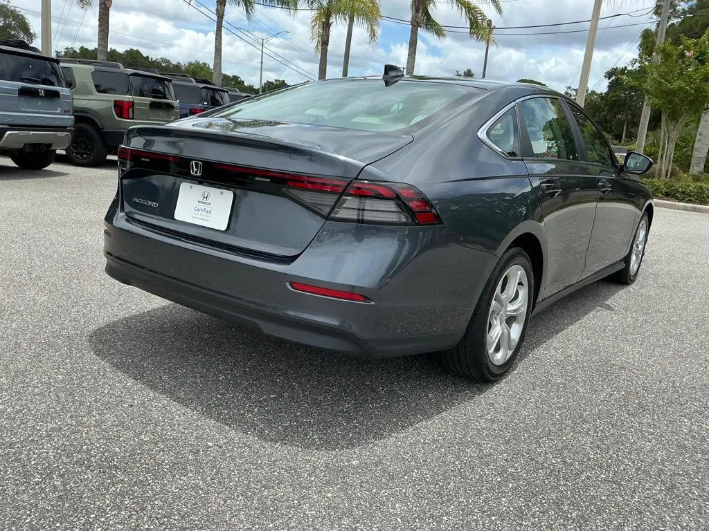 Used 2023  Honda LX image 10