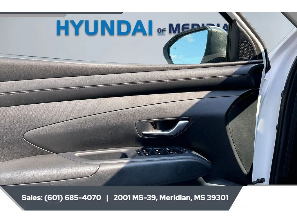 Used 2025 SERENITY WHITE PEARL Hyundai SEL Convenience image 17