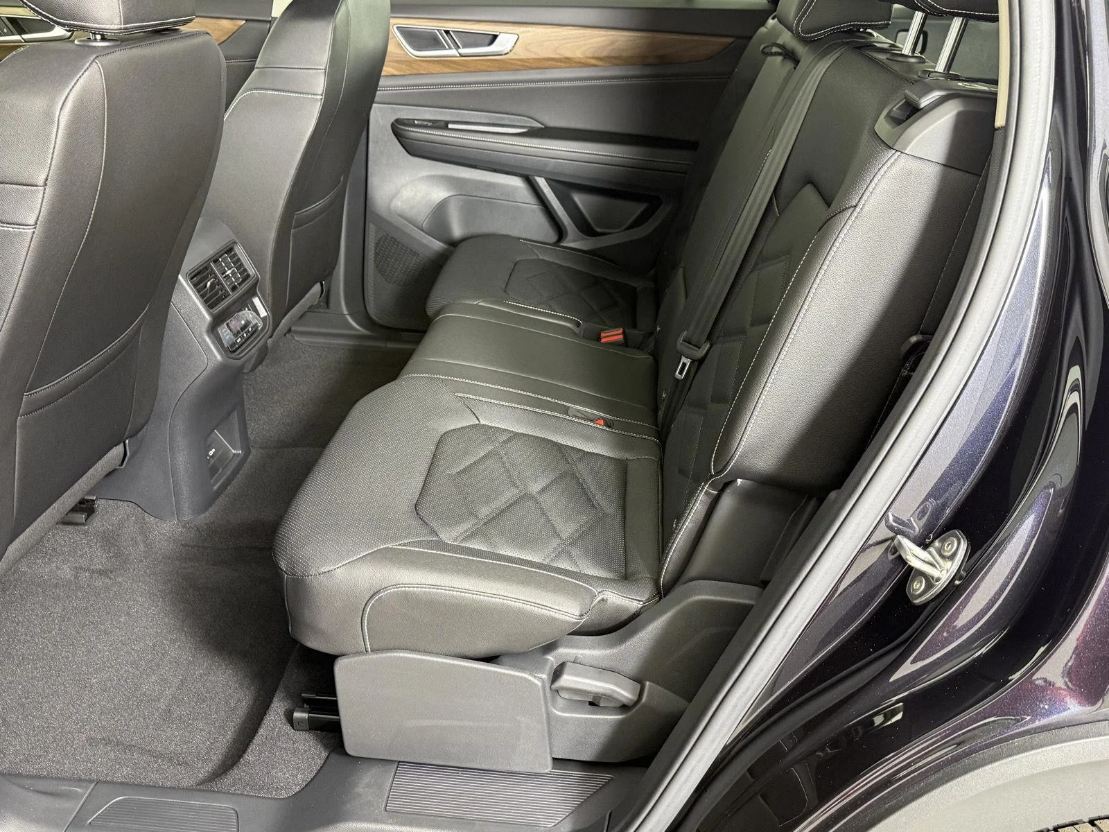 New 2026 Deep Black Pearl Volkswagen 2.0T SE image 21