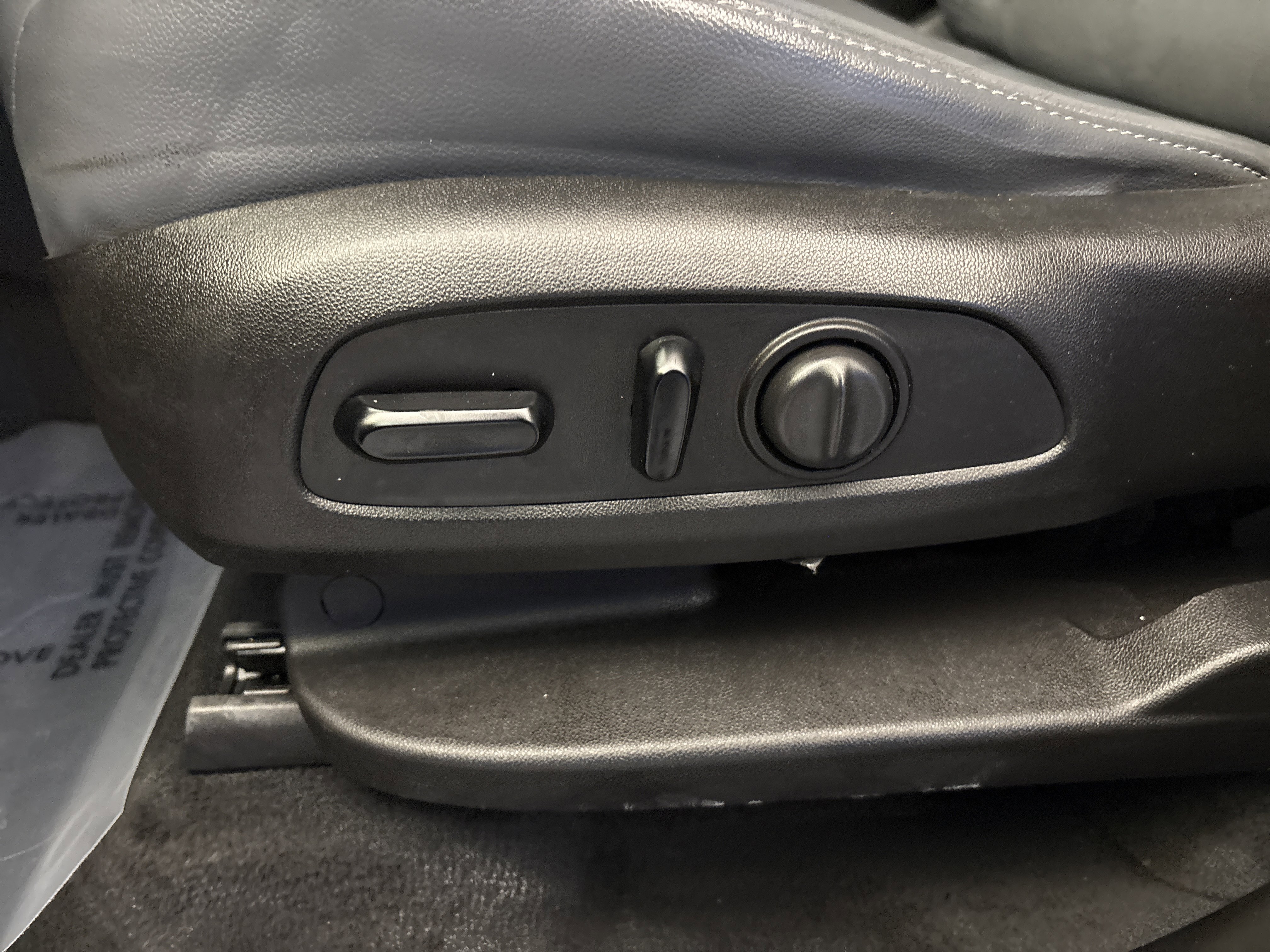 Used 2019 Summit White Chevrolet LT Leather image 13