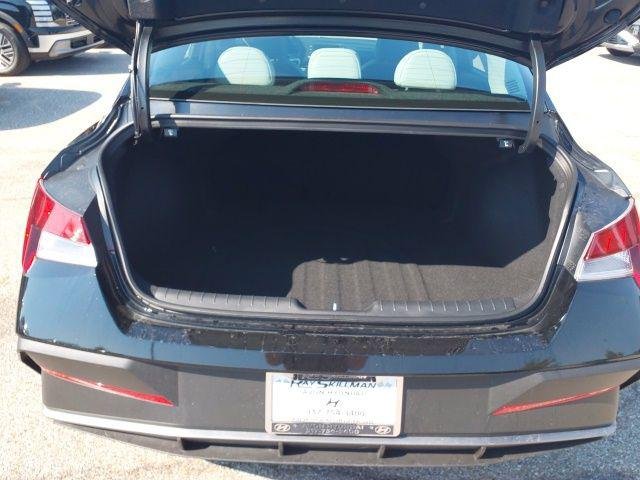 New 2026 Abyss Black Hyundai SEL Sport image 11