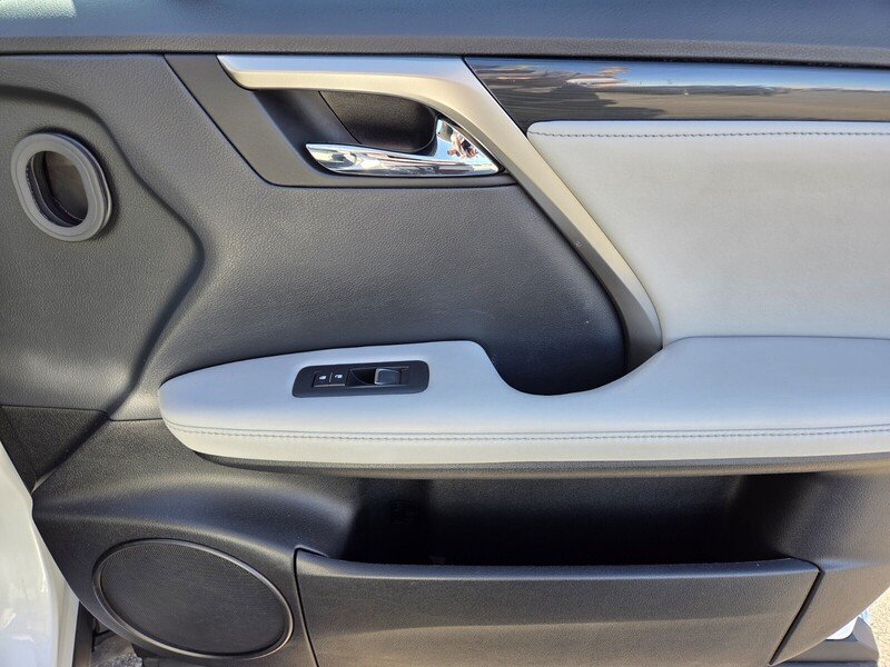 Used 2017 White Lexus 350 image 21