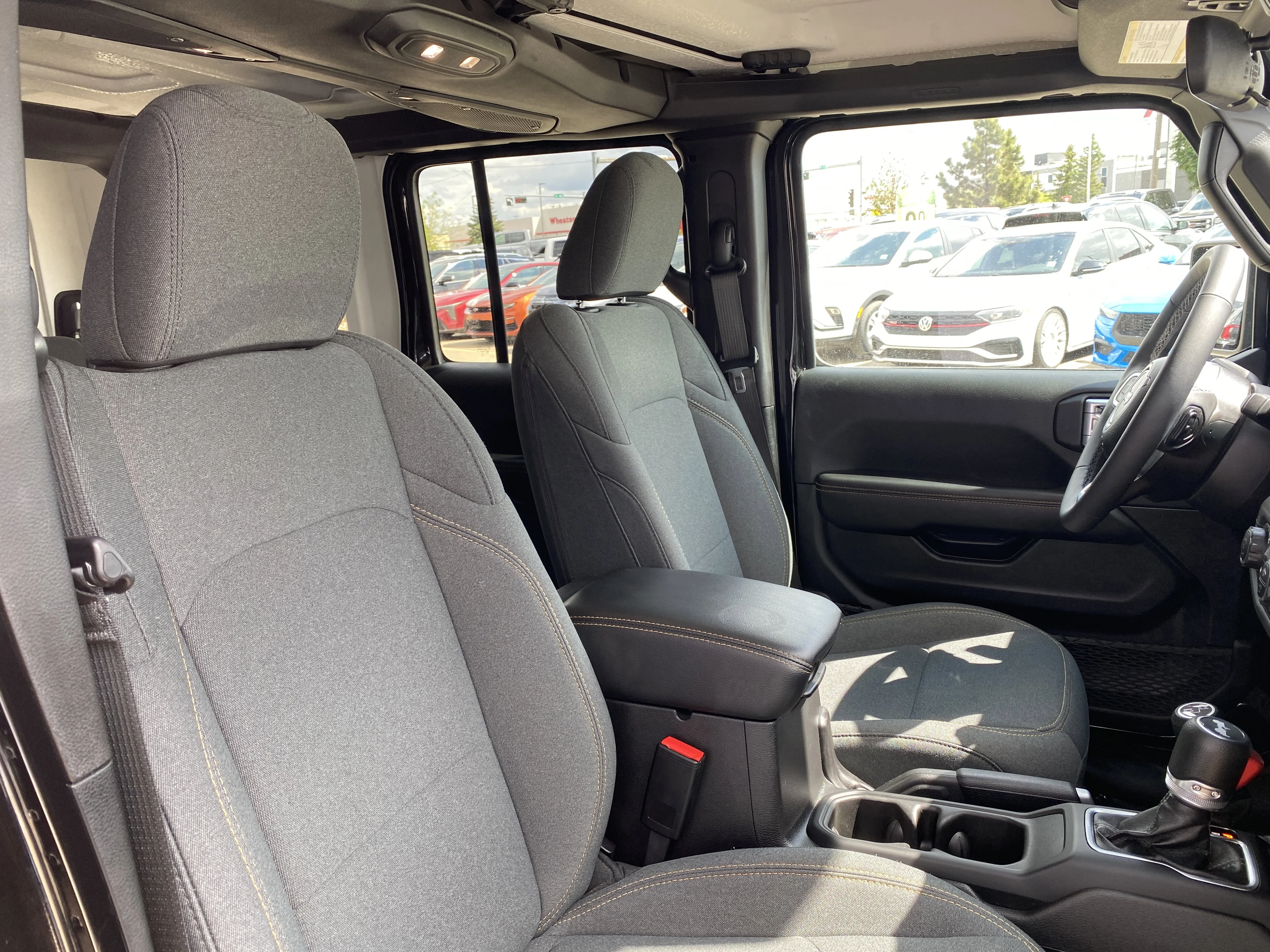Used 2025 Black Jeep Sahara 4 Door 4x4 * 3.6L V6 * REMOTE STARTER * ADAPTIVE CRUISE * image 20