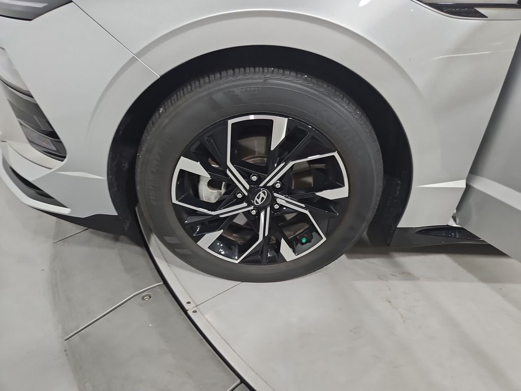 Certified Used 2025 Silver Hyundai SEL image 27