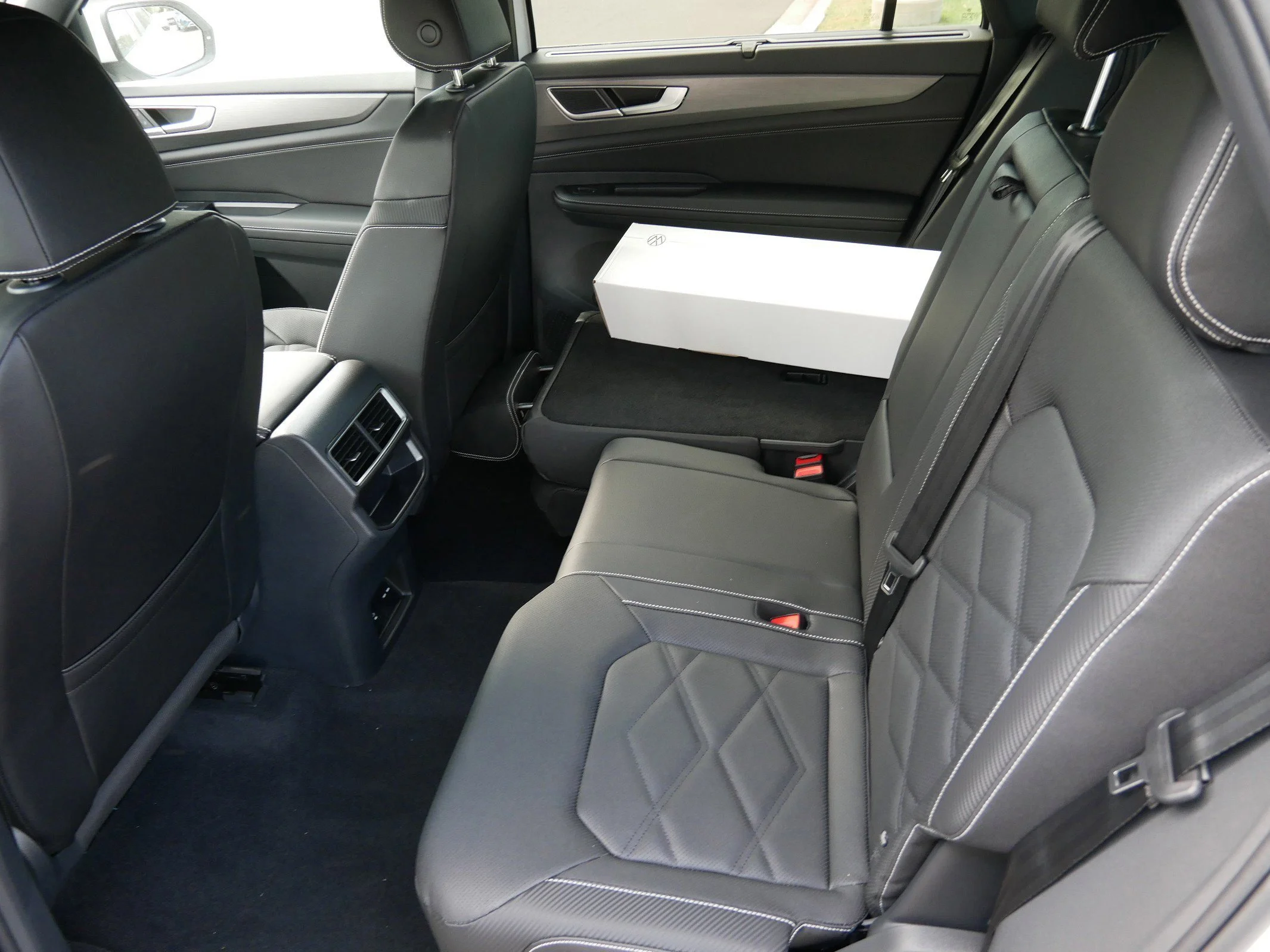 New 2026 Pure Gray Volkswagen 2.0T SE w/Technology image 8