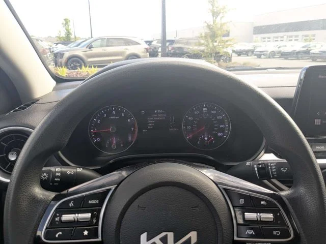 2023 Kia Forte LXS - Photo 25