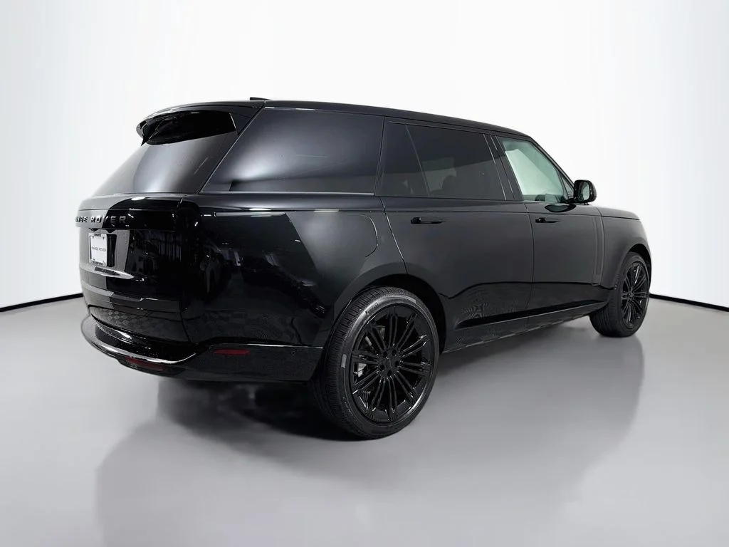 New 2026 Santorini Black Land Rover SE 7 Seats image 5