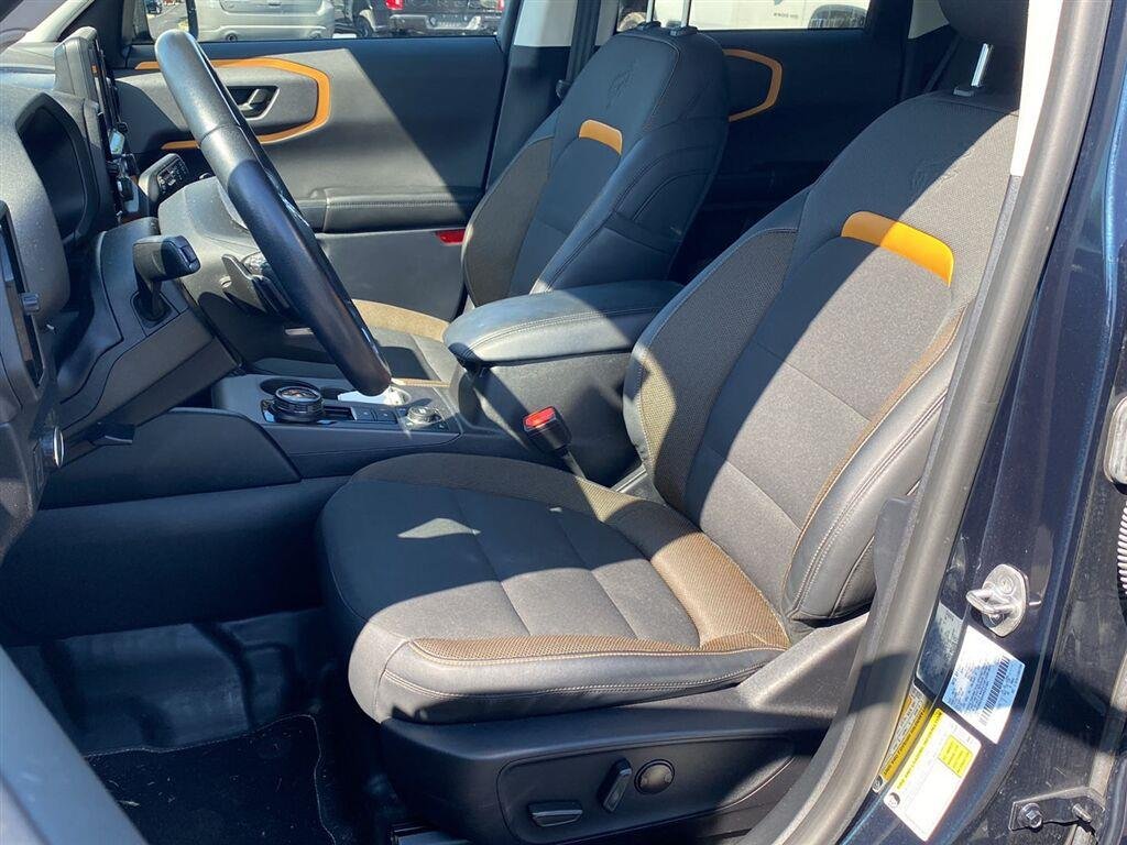 Used 2022 Alto Blue Metallic Tinted Clearcoat Ford Badlands image 2