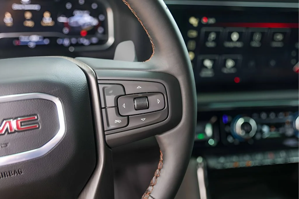 Used 2024 White GMC AT4 image 16