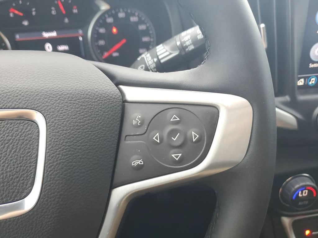 Used 2024 Summit White GMC SLT image 20