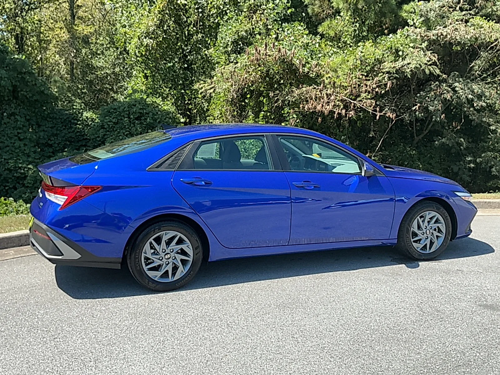 Used 2025 Intense Blue Hyundai Blue image 2
