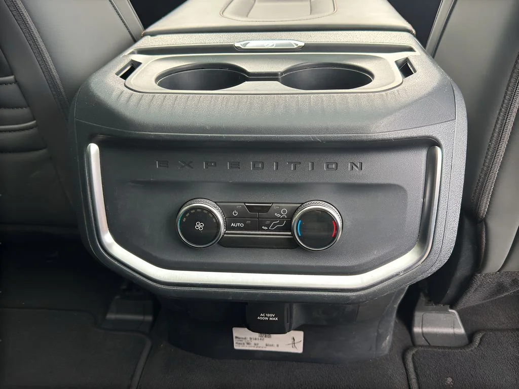 Used 2025 Agate Black Metallic Ford Active image 18
