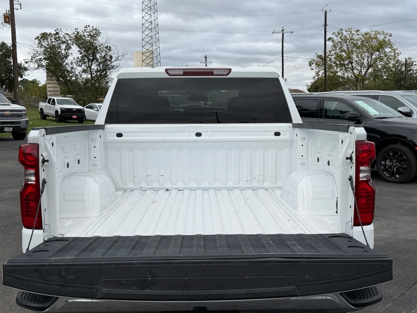 Used 2026 Summit White Chevrolet LT image 19