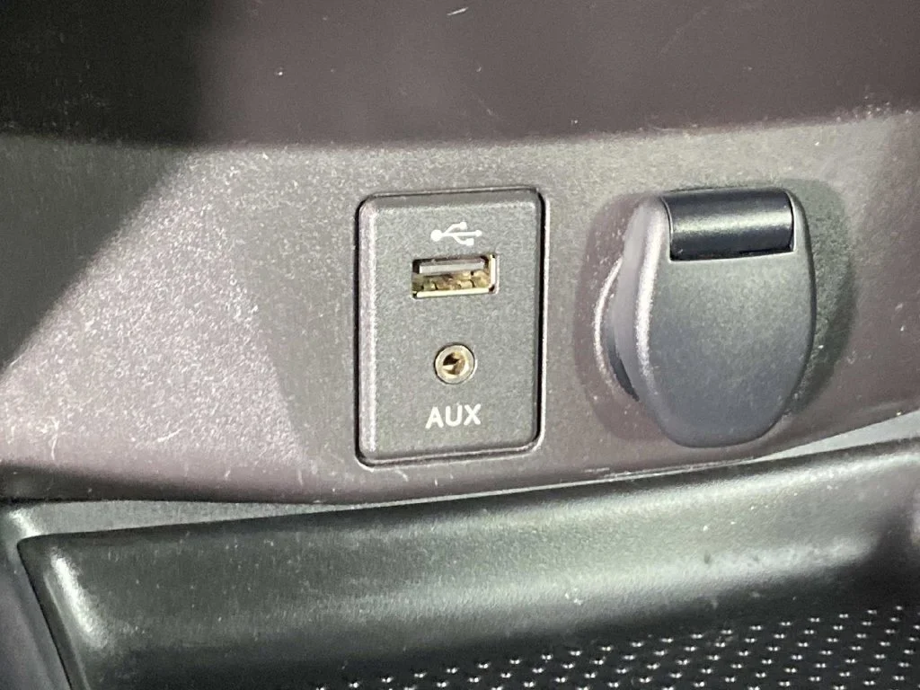 Used 2016 Magnetic Black Nissan SL image 20