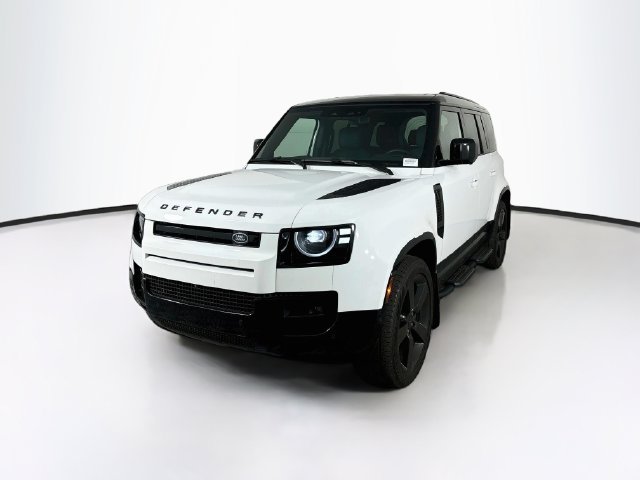 New 2026 White Land Rover X-Dynamic SE image 1