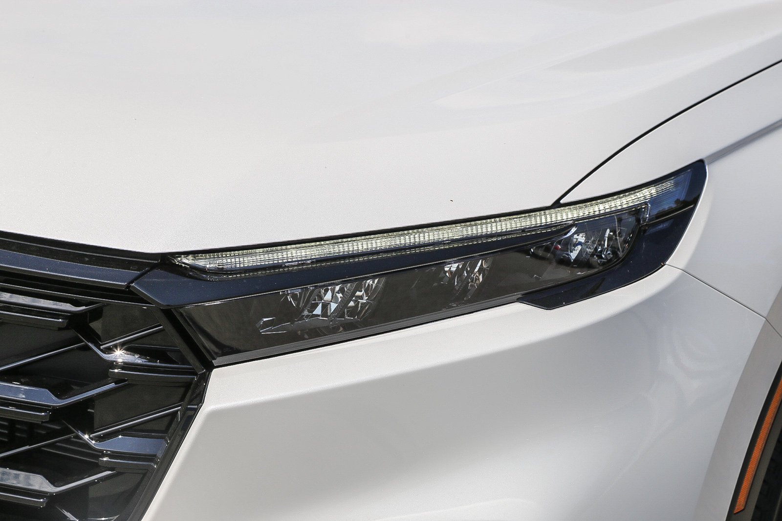 New 2026 Platinum White Pearl Honda Sport-L image 4