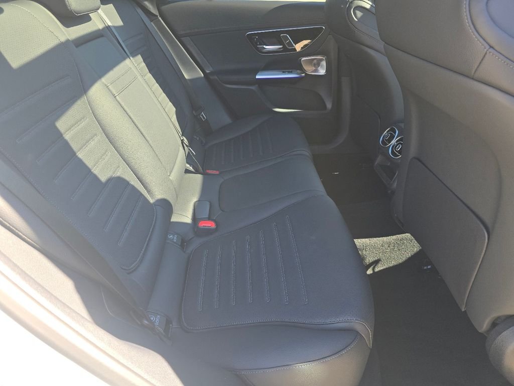 New 2026 Polar White Mercedes-Benz GLC 300 image 21