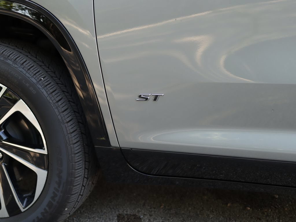 Used 2026 Moonstone Gray Metallic Buick Sport Touring image 45