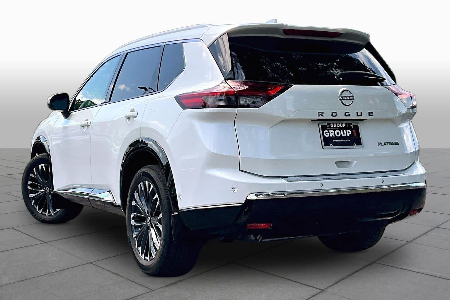 Used 2024 Everest White Pearl Nissan Platinum image 12