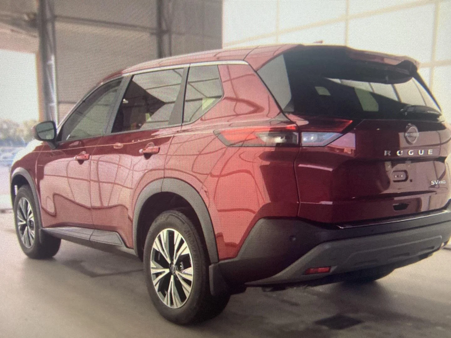 Used 2023 Scarlet Ember Tintcoat Nissan SV image 5