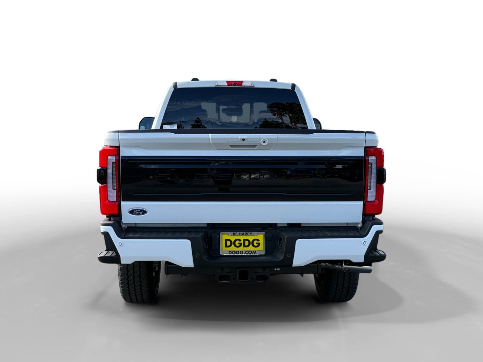 New 2026 Star White Metallic Tri-Coat Ford Platinum image 4
