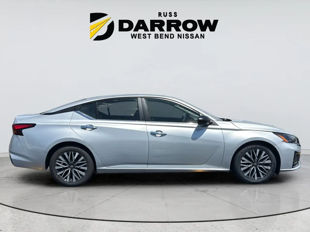 Used 2024 Silver Nissan 2.5 SV image 6