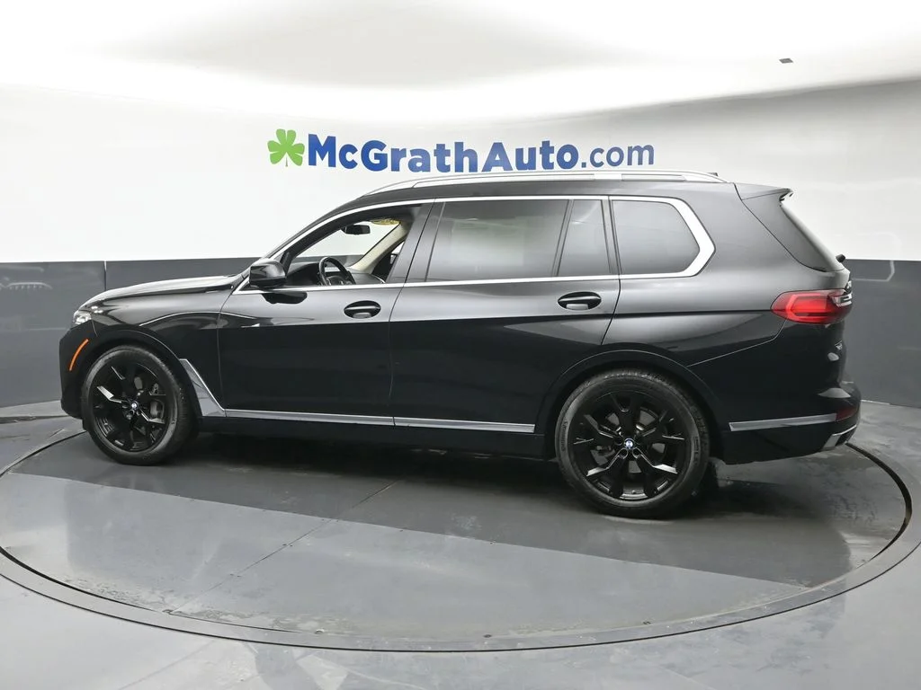 Certified Used 2022 Black BMW xDrive40i image 29