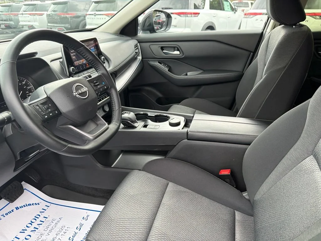Used 2025 Kh3/super Blac Nissan SV image 16