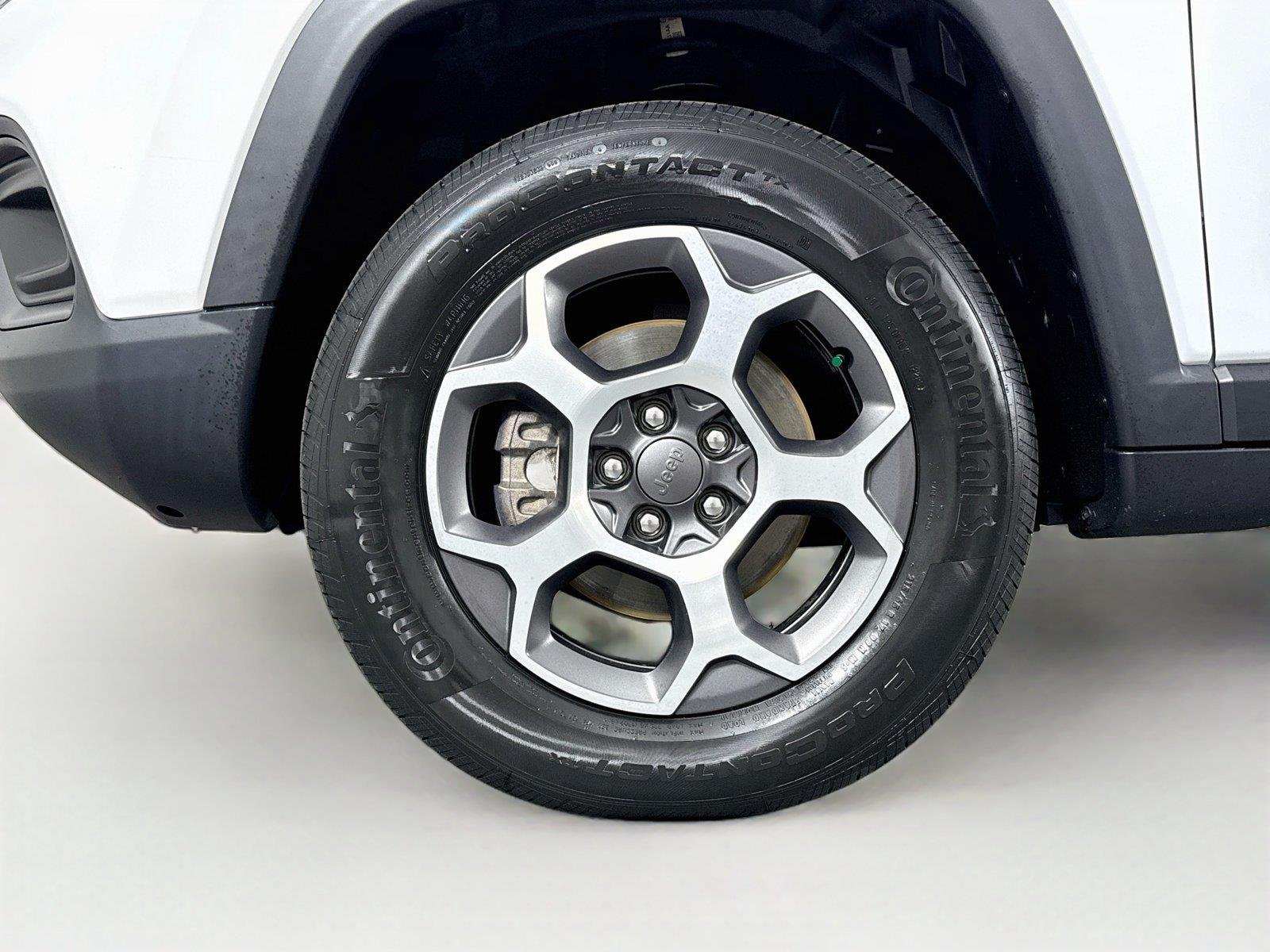 Used 2022 Bright White Clearcoat Jeep Trailhawk image 46