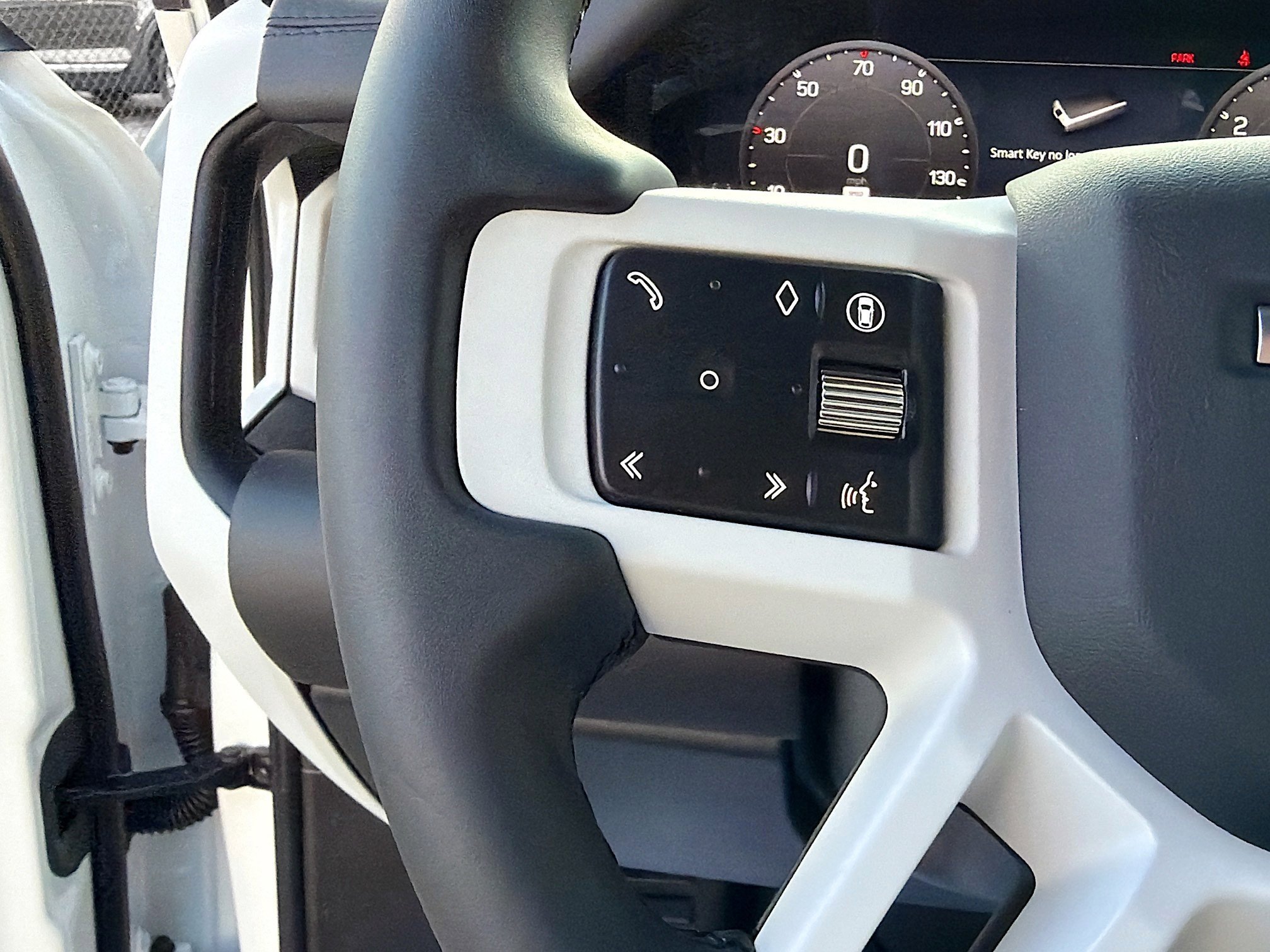 New 2026 Fuji White Land Rover X-Dynamic SE image 37