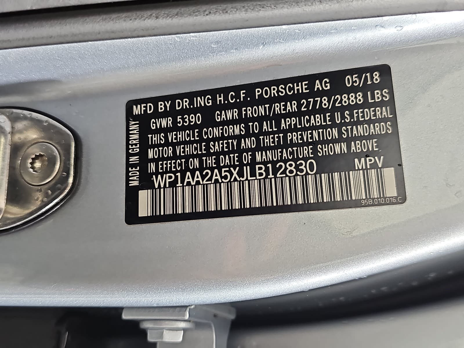 Used 2018 Silver Porsche  image 31