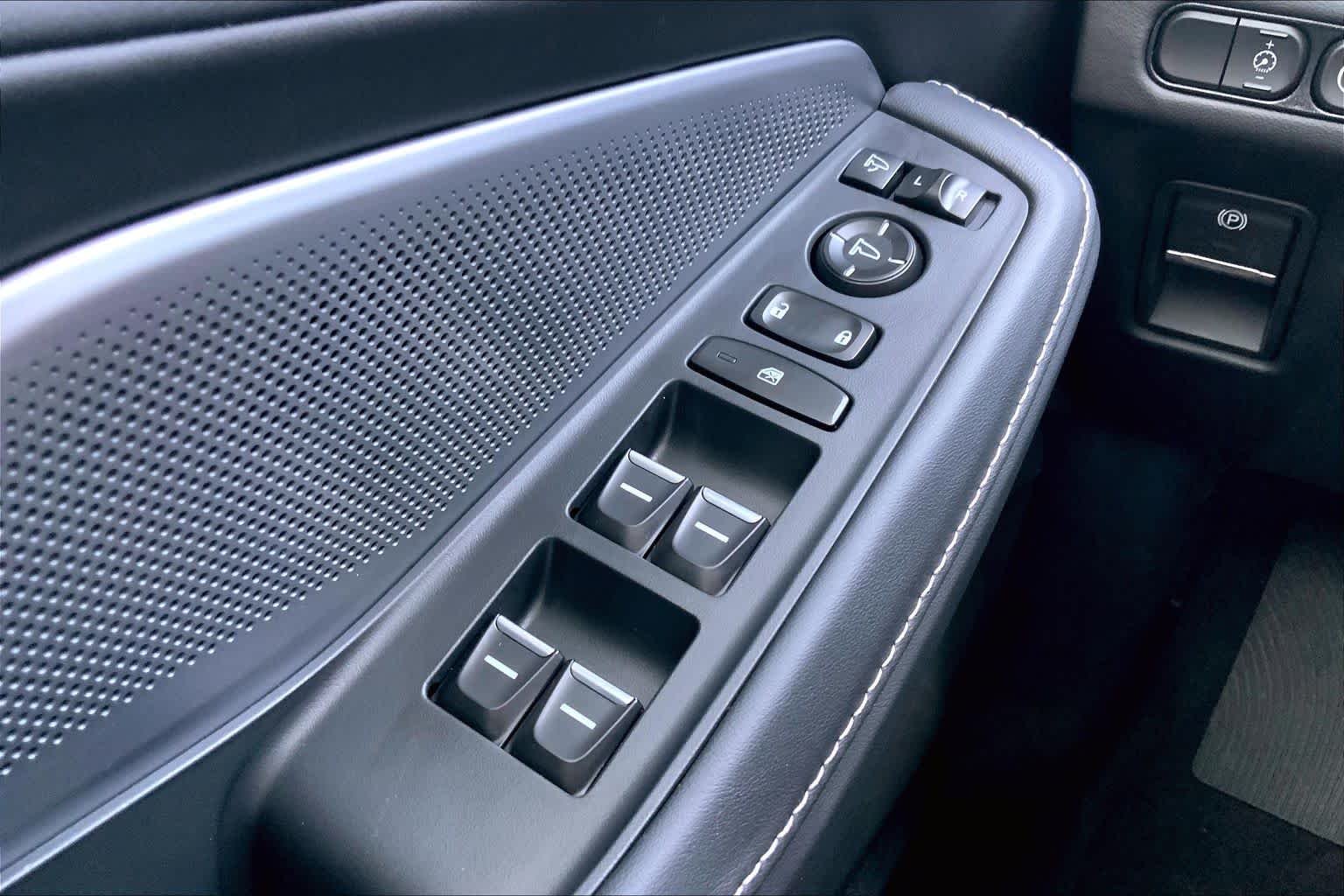 Used 2026 Platinum White Pearl Acura w/Technology Package image 13