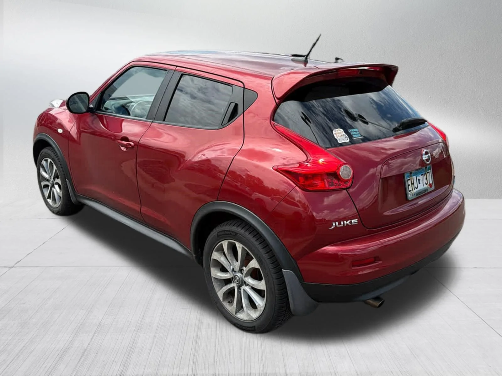 Used 2013 Cayenne Red Nissan SL image 7