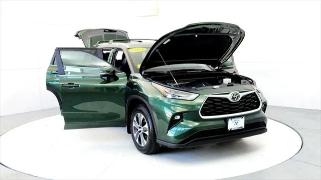 Certified Used 2024 CYPRESS Toyota  image 9