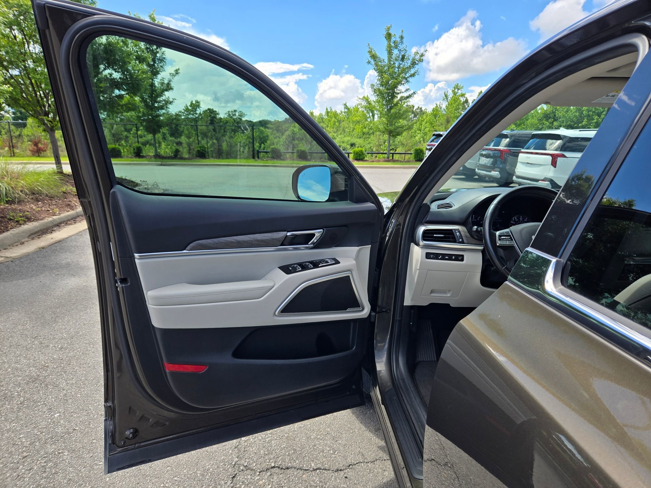 Used 2022 Dark Moss Kia EX image 33