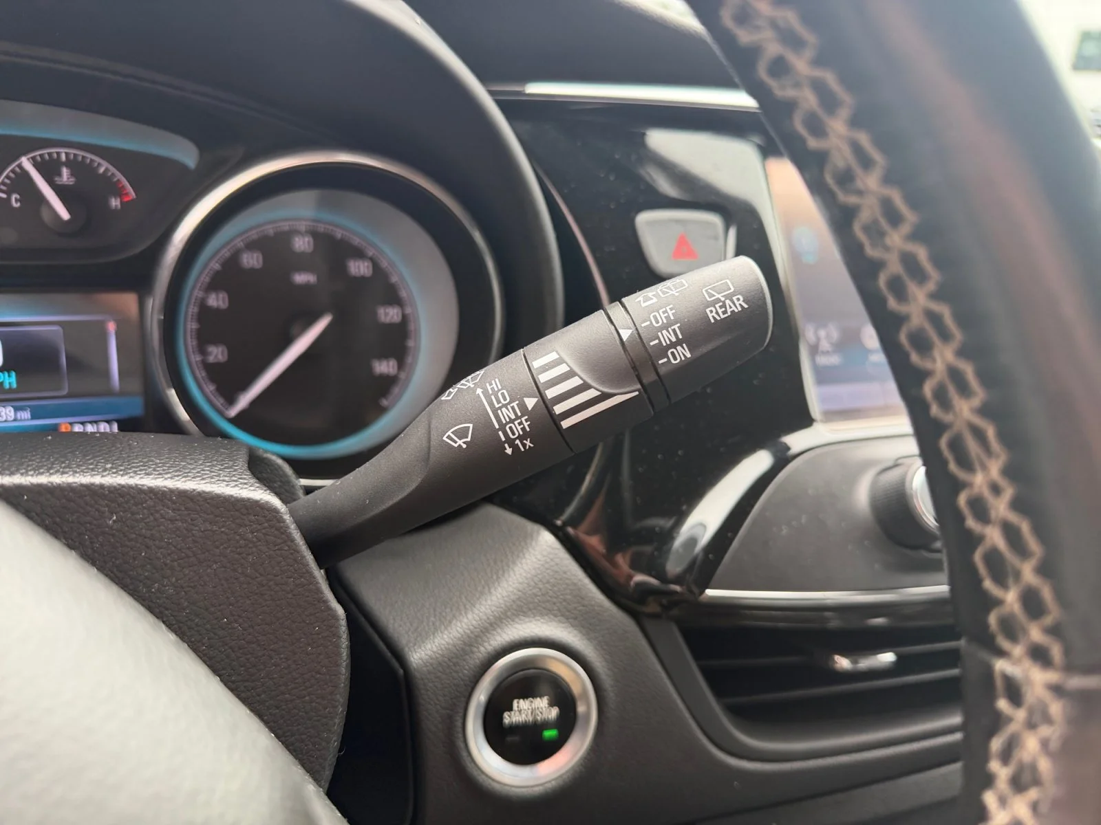 Used 2017 Summit White Buick Essence image 14